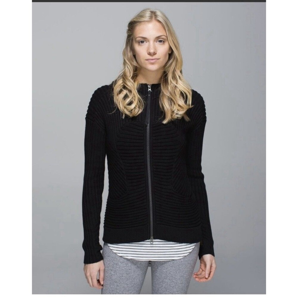 Lululemon Embrace Hoodie Sweater Women Black, Thumb Holes, Size Medium